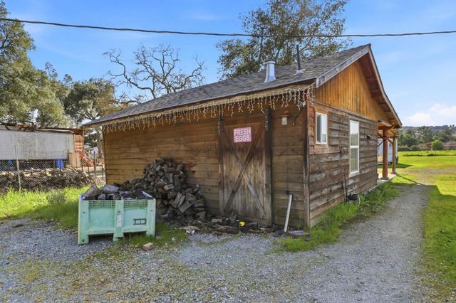 13805 Colony Avenue, San Martin, CA 95046
