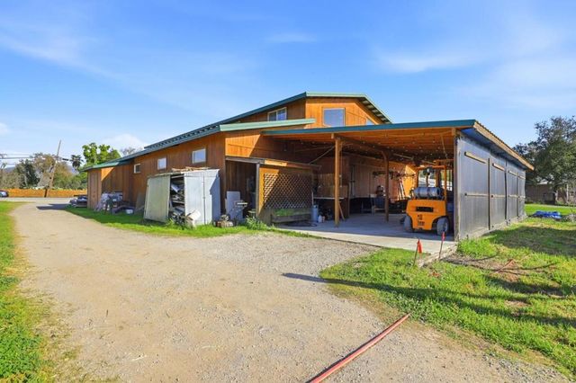 13805 Colony Avenue, San Martin, CA 95046