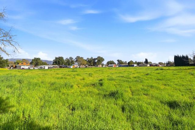 13805 Colony Avenue, San Martin, CA 95046