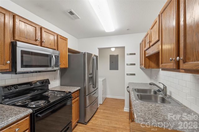 3839 Carl Parmer Drive, Harrisburg, NC 28075