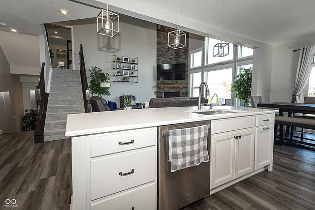 2477 Silver Rose Drive, Avon, IN 46123