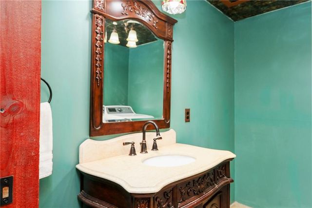 3019 Pawnee Road, Ottawa, KS 66067