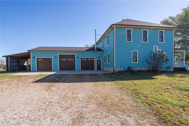 3019 Pawnee Road, Ottawa, KS 66067