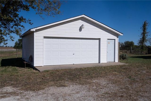 3019 Pawnee Road, Ottawa, KS 66067