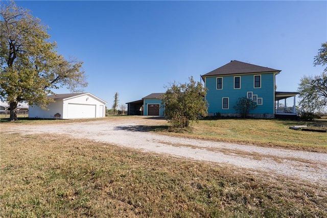 3019 Pawnee Road, Ottawa, KS 66067
