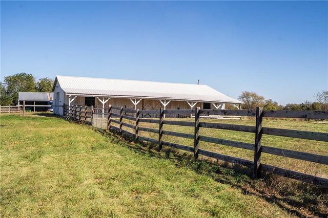 3019 Pawnee Road, Ottawa, KS 66067