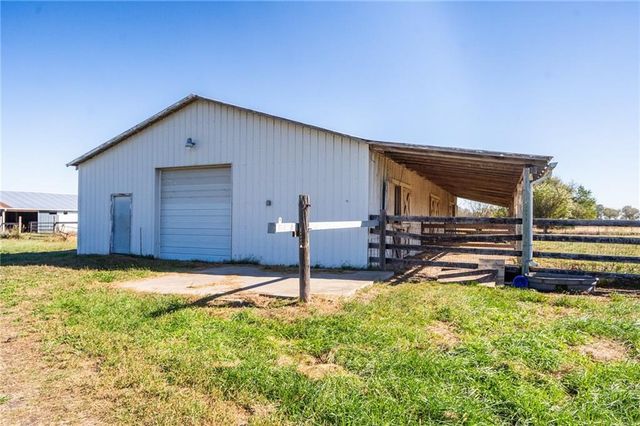 3019 Pawnee Road, Ottawa, KS 66067
