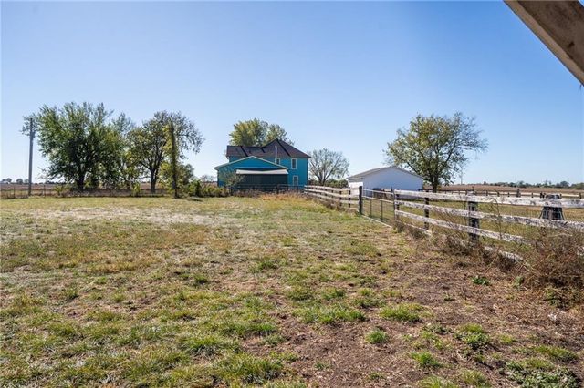 3019 Pawnee Road, Ottawa, KS 66067