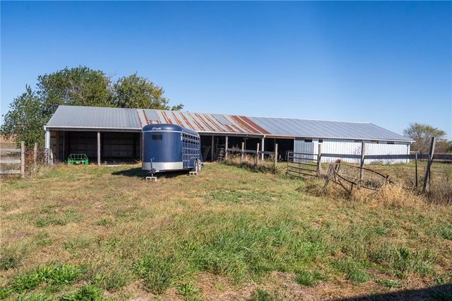 3019 Pawnee Road, Ottawa, KS 66067