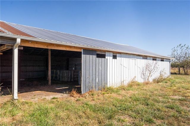 3019 Pawnee Road, Ottawa, KS 66067