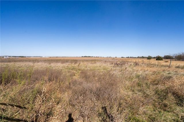 3019 Pawnee Road, Ottawa, KS 66067