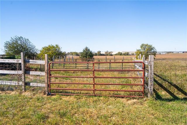 3019 Pawnee Road, Ottawa, KS 66067