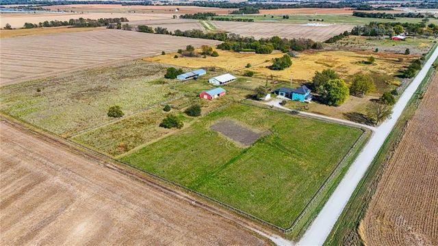 3019 Pawnee Road, Ottawa, KS 66067