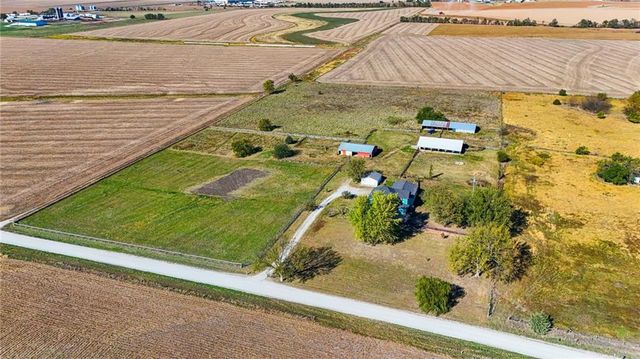 3019 Pawnee Road, Ottawa, KS 66067