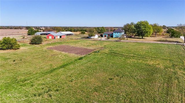 3019 Pawnee Road, Ottawa, KS 66067