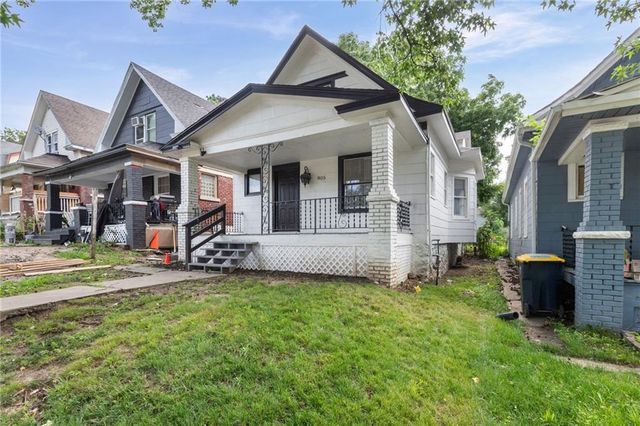 805 Spruce Avenue, Kansas City, MO 64124