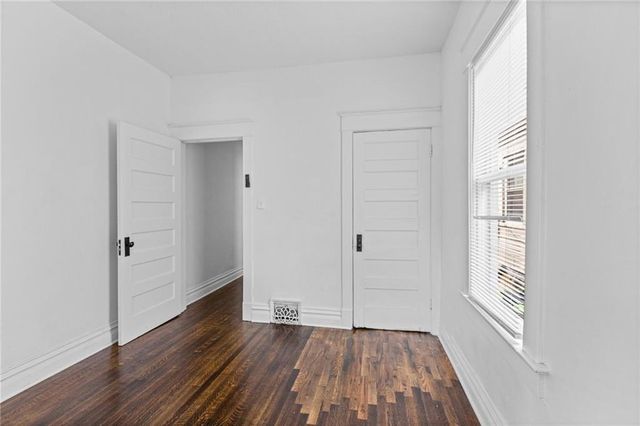 805 Spruce Avenue, Kansas City, MO 64124