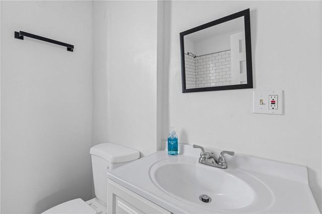 805 Spruce Avenue, Kansas City, MO 64124