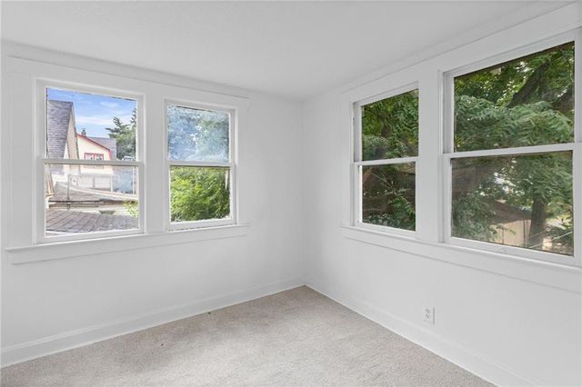 805 Spruce Avenue, Kansas City, MO 64124