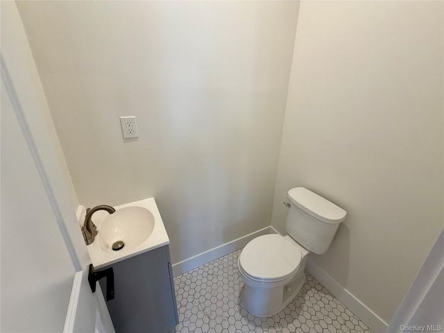 44 New Avenue, Yonkers, NY 10704