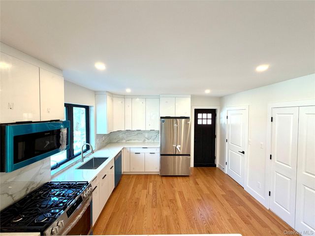 44 New Avenue, Yonkers, NY 10704