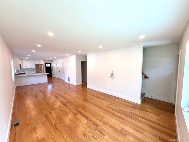 44 New Avenue, Yonkers, NY 10704