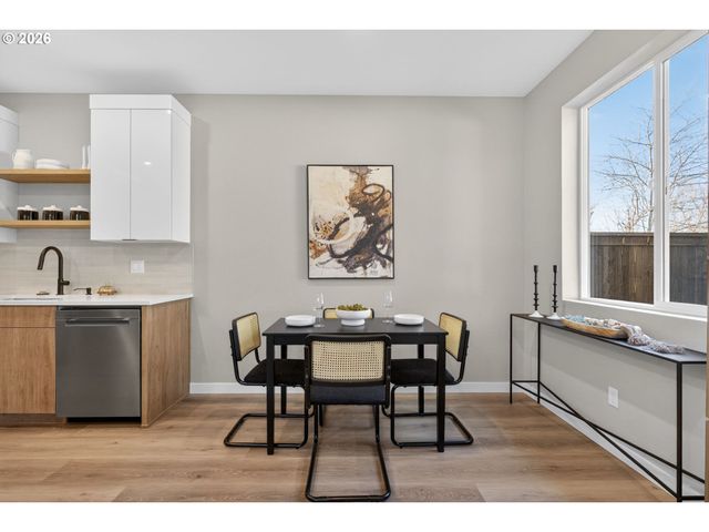 15613 Se MEADOWLARK Ln, Milwaukie, OR 97267