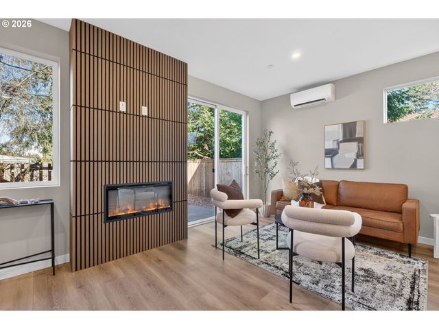 15613 Se MEADOWLARK Ln, Milwaukie, OR 97267