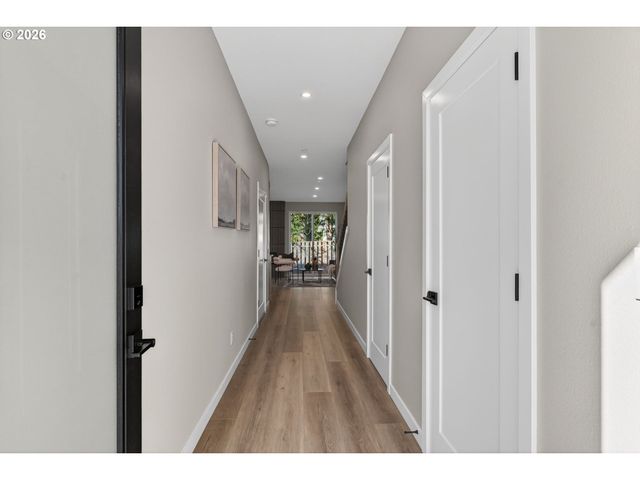 15613 Se MEADOWLARK Ln, Milwaukie, OR 97267