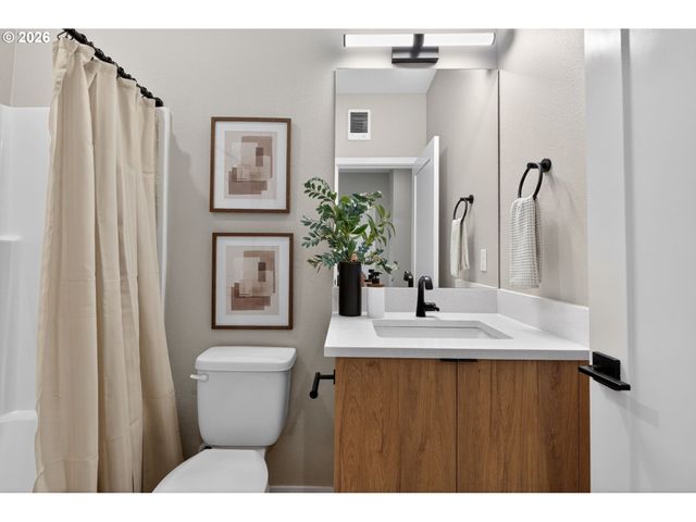 15613 Se MEADOWLARK Ln, Milwaukie, OR 97267