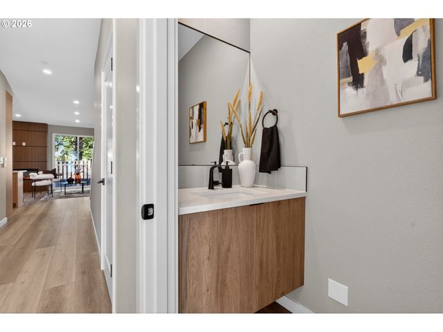 15613 Se MEADOWLARK Ln, Milwaukie, OR 97267