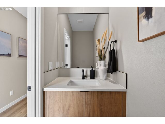 15613 Se MEADOWLARK Ln, Milwaukie, OR 97267