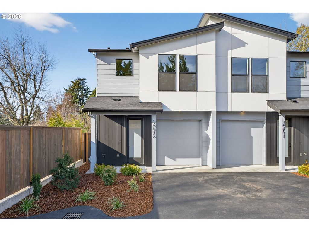 15613 Se MEADOWLARK Ln, Milwaukie, OR 97267