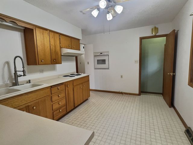 2925 E 41st Street, Des Moines, IA 50317