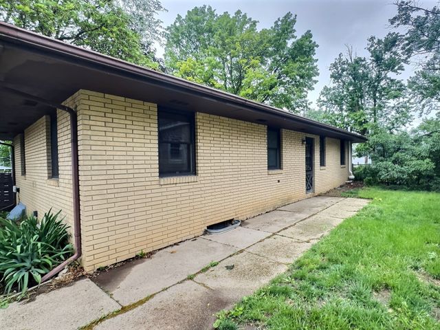 2925 E 41st Street, Des Moines, IA 50317