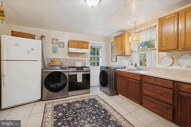 24 GOOD ST, Philadelphia, PA 19119