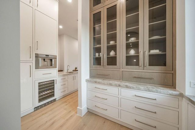 2538 Addison Road, Houston, TX 77030