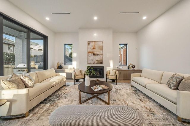 2538 Addison Road, Houston, TX 77030