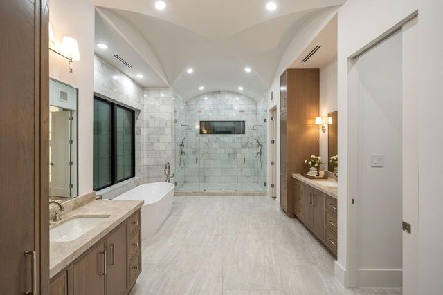 2538 Addison Road, Houston, TX 77030