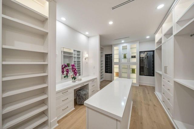 2538 Addison Road, Houston, TX 77030