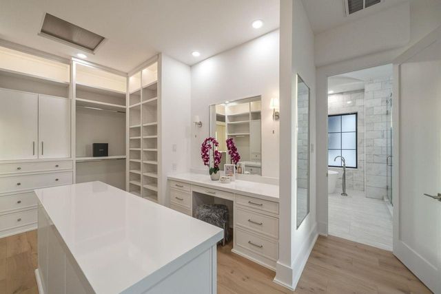 2538 Addison Road, Houston, TX 77030