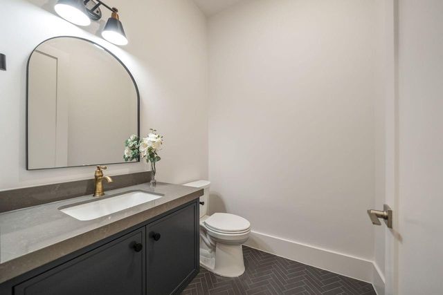 2538 Addison Road, Houston, TX 77030