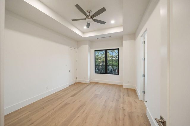 2538 Addison Road, Houston, TX 77030