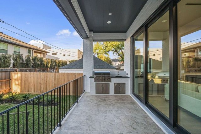 2538 Addison Road, Houston, TX 77030