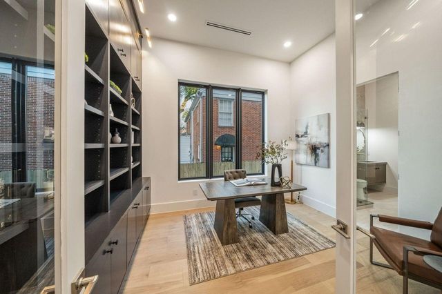 2538 Addison Road, Houston, TX 77030