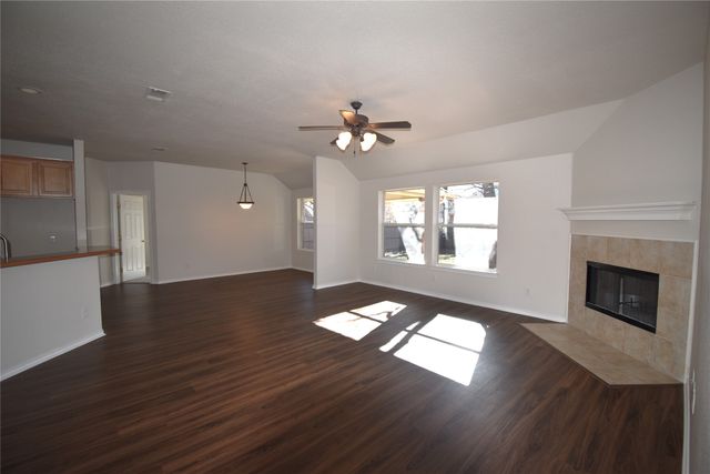 808 Royal Oak Lane, Burleson, TX 76028