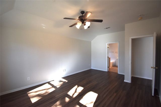 808 Royal Oak Lane, Burleson, TX 76028