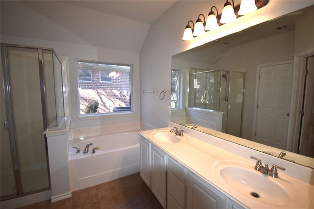 808 Royal Oak Lane, Burleson, TX 76028