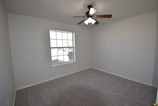 808 Royal Oak Lane, Burleson, TX 76028
