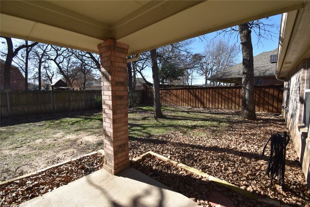 808 Royal Oak Lane, Burleson, TX 76028